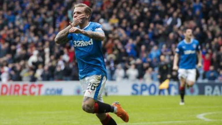 Σκωτία: «Τρίποντο» για τη Ρέιντζερς, 2-1 τη Χαρτς Σκωτία: «Τρίποντο» για τη Ρέιντζερς, 2-1 τη Χαρτς