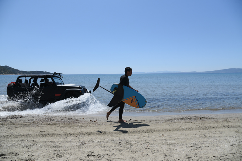 Με ένα Jeep κάνεις όσα απλά φαντάζεσαι... (ειδικά τώρα που πλησιάζει και το καλοκαίρι!!!)