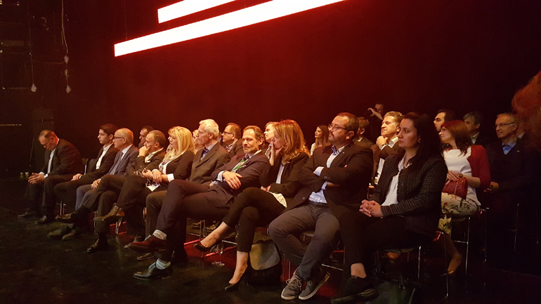 Στελέχη και αντιπρόσωποι της Mercedes