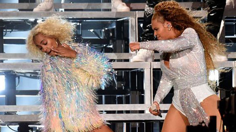 Το ατύχημα της Beyonce και της Solange στη σκηνή του Coachella