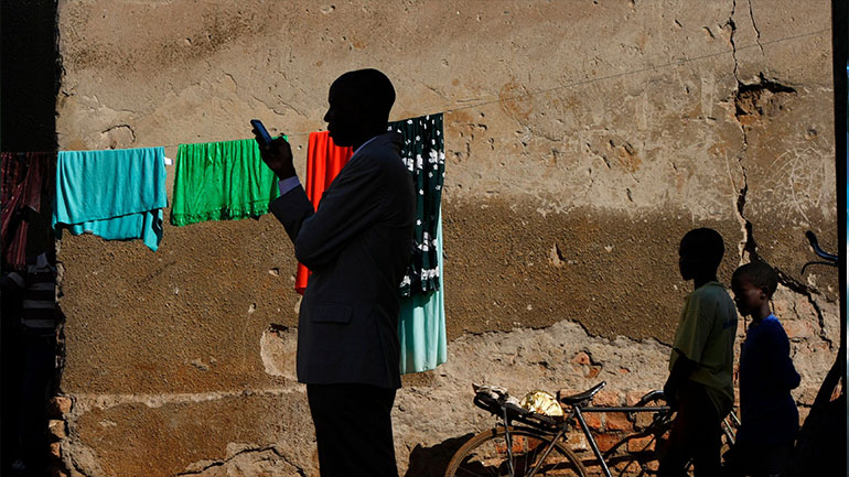 Φόρος για τους χρήστες κοινωνικών δικτύων στην Ουγκάντα