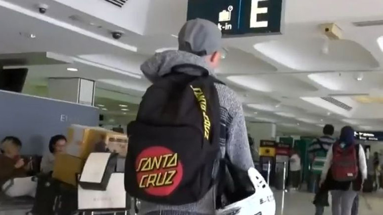 Ανήλικος έφυγε από το σπίτι του, πήρε την πιστωτική και έκανε διακοπές στο Μπαλί!