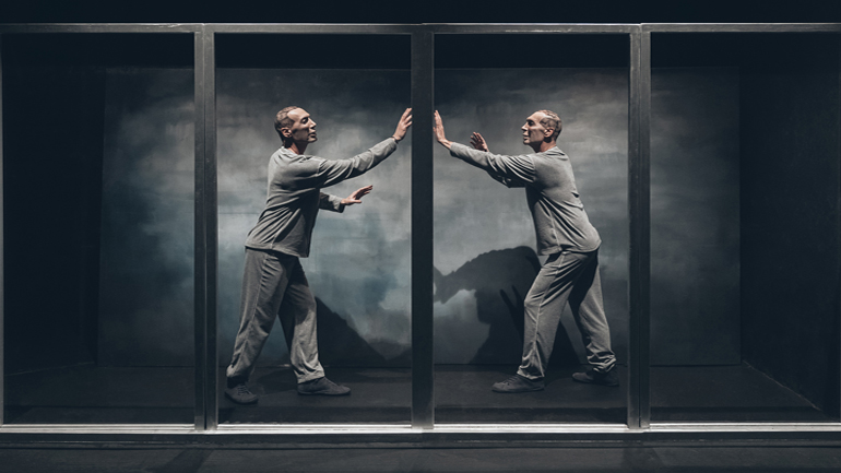 Τελευταίες παραστάσεις για το έργο «Wilson & Wilson» στο Θέατρο Φούρνος