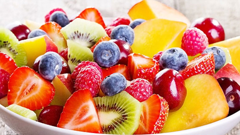 Γιατί πρέπει να τρώμε φρέσκα φρούτα καθημερινά;