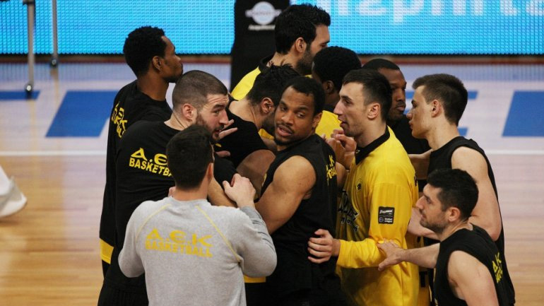 Στην Cosmote TV μέχρι το 2021 η ΑΕΚ