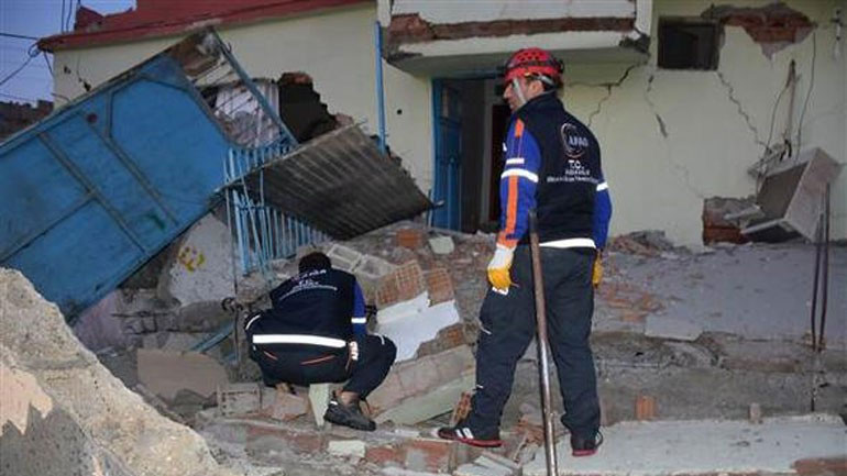 Στους 39 οι τραυματίες από τον σεισμό στη νοτιοανατολική Τουρκία