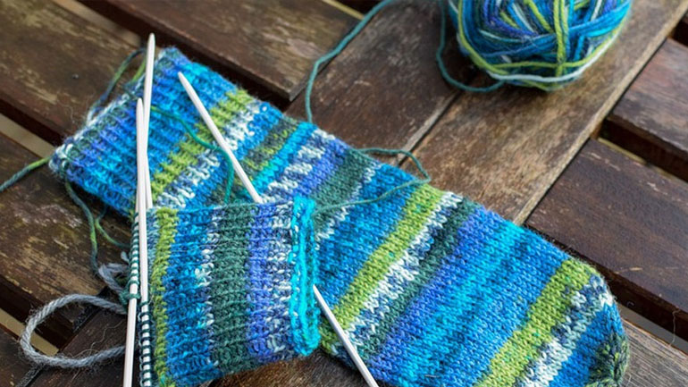 Κι όμως το πλέξιμο μπορεί να αποτρέψει την… κατάθλιψη