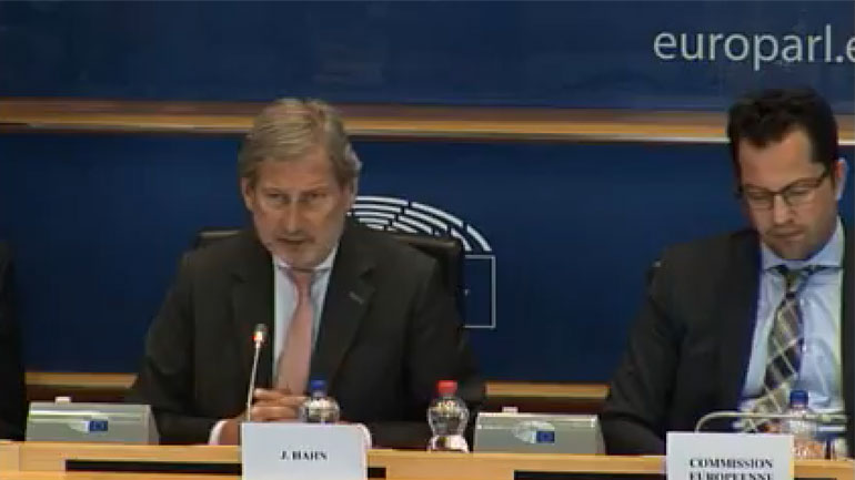 Γιοχάνες Χαν: «Λύση εντός δύο εβδομάδων για την ονομασία των Σκοπίων»