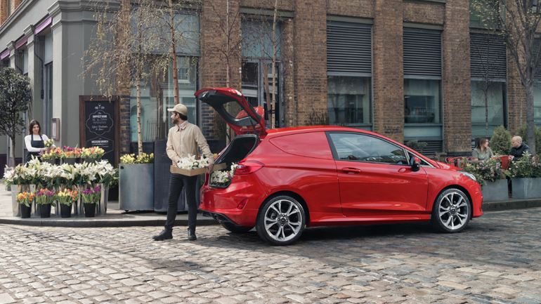 Το νέο Fiesta Van θα ενθουσιάσει τους επαγγελματίες Το νέο Fiesta Van θα ενθουσιάσει τους επαγγελματίες