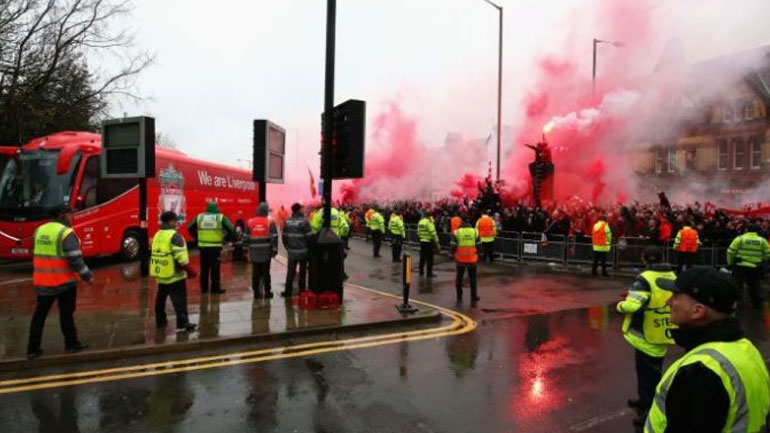Σε κρίσιμη κατάσταση φίλαθλος της Λίβερπουλ έπειτα από συμπλοκές με οπαδούς της Ρόμα