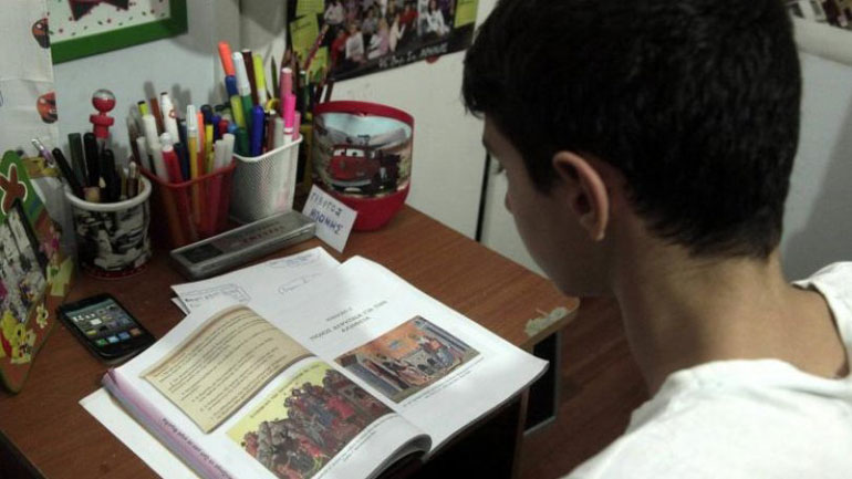 Αντισυνταγματικές έκρινε το ΣτΕ τις αλλαγές Φίλη για το μάθημα των Θρησκευτικών στο Λύκειο Αντισυνταγματικές έκρινε το ΣτΕ τις αλλαγές Φίλη για το μάθημα των Θρησκευτικών στο Λύκειο