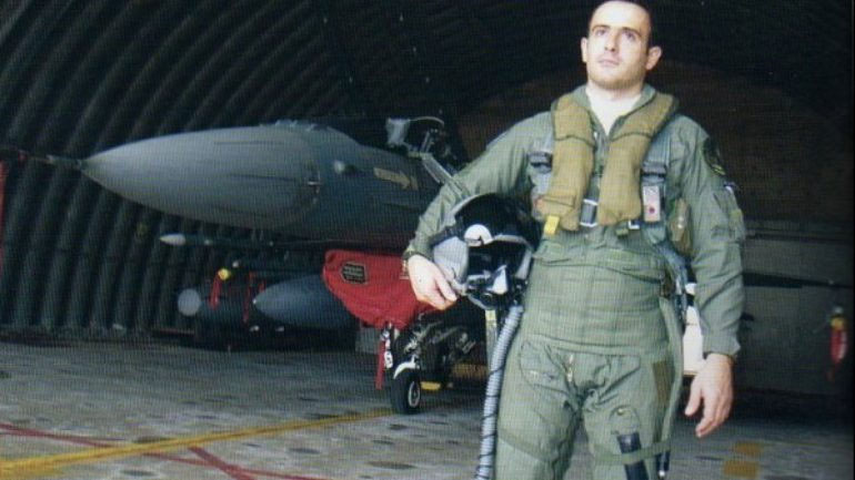 Η Κάρπαθος τιμά τη μνήμη του ήρωα σμηναγού Κώστα Ηλιάκη