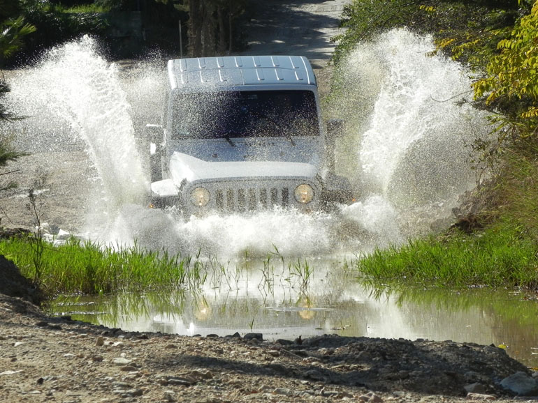 Κάνεις βέβαια και λασποθεραπεία που θεωρείται ιδανικό φάρμακο για το... άγχος!
