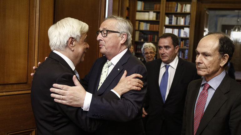 Γιούνκερ: Ούτε για μια στιγμή δεν διανοήθηκα ότι θα έβγαινε η Ελλάδα από τη ζώνη του ευρώ