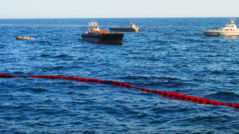 Βύθιση φορτηγίδας στη Σαλαμίνα που ήταν ελλιμενισμένη από το 2014