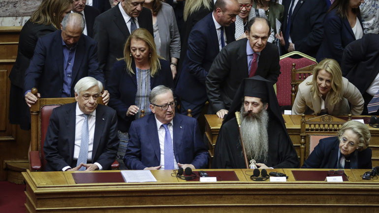 Συνωστισμός στη Βουλή για τον Γιούνκερ