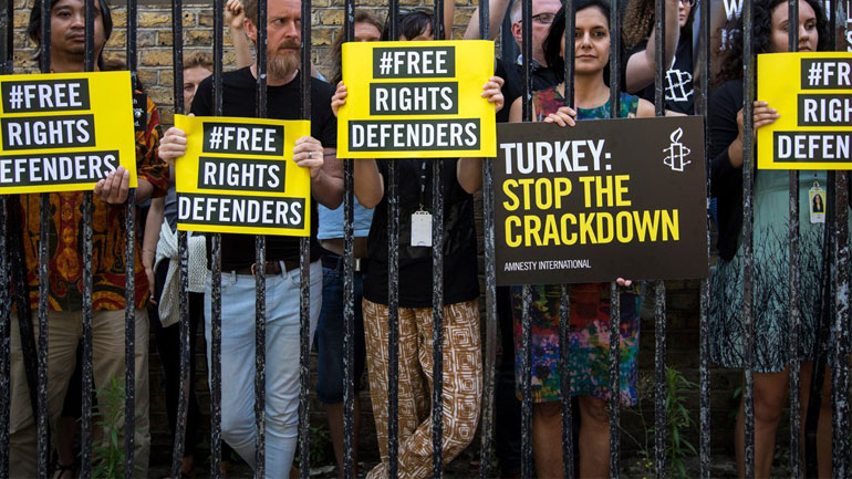 Διεθνής Αμνηστία: «Αποπνικτικό κλίμα φόβου έχει επιβληθεί στην Τουρκία»