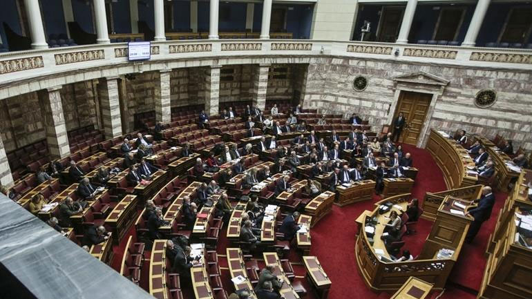 Βουλή: Θετικοί στη συντριπτική τους πλειοψηφία οι 29 φορείς στη δυνατότητα αναδοχής από ομόφυλα ζευγάρια