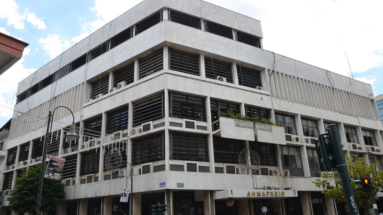 «Κομμένο» το κάπνισμα στον Δήμο Λάρισας