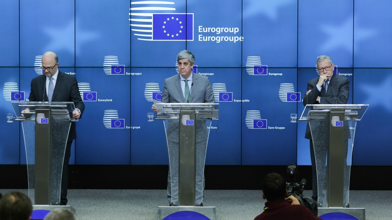 Καυτό καλοκαίρι με τους δανειστές