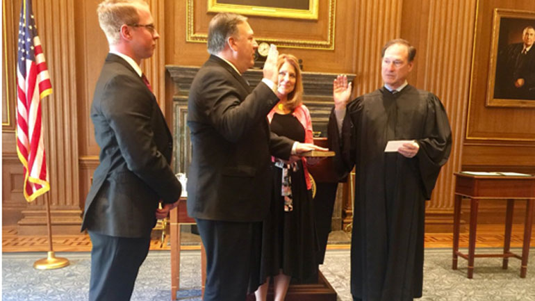 Ορκίσθηκε ο Μάικ Πομπέο νέος ΥΠΕΞ των ΗΠΑ