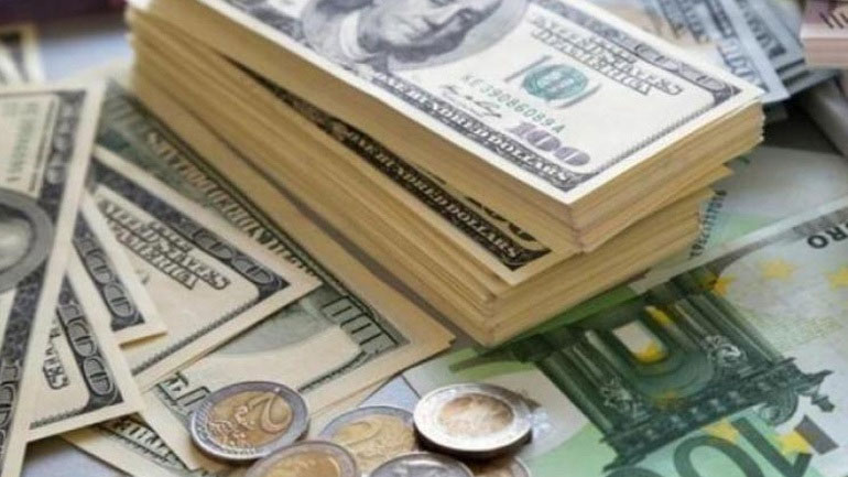 Υποχωρεί το ευρώ στην αγορά συναλλάγματος