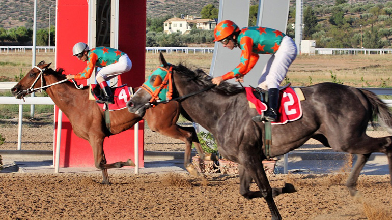 Εφτά ιπποδρομίες σήμερα στο Μαρκόπουλο