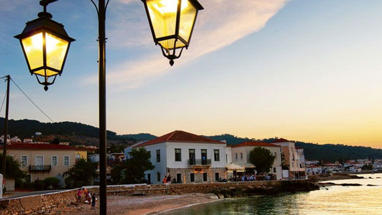 Der Standard: Η Ελλάδα κορυφαίος προορισμός διακοπών των Αυστριακών για το καλοκαίρι του 2018