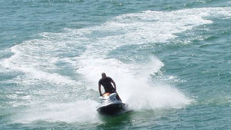 Το τζετ σκι αποτελεί τρόπο διαφυγής για πλούσιους πρόσφυγες και μετανάστες