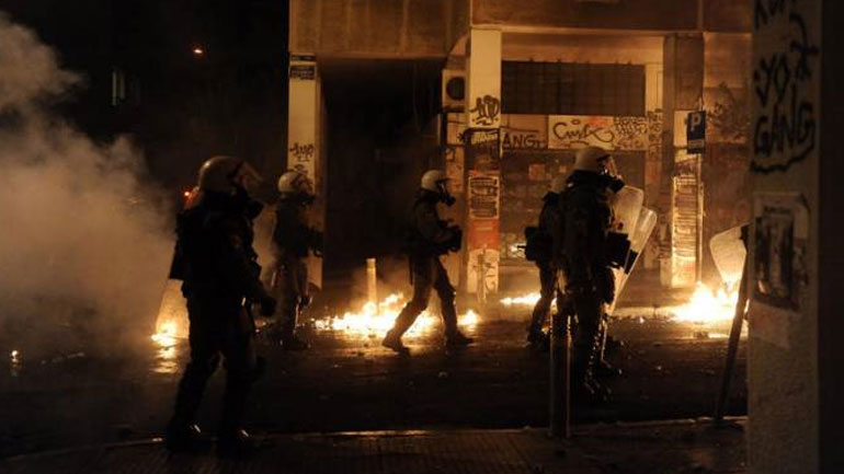 Νύχτα επεισοδίων στα Εξάρχεια