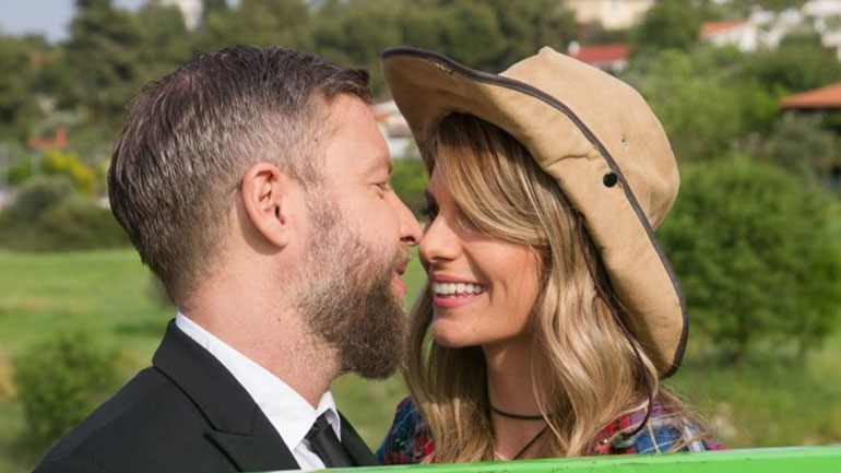 Ο Γιάννης Βαρδής και η σύζυγός του Νατάσα για… 5 λεπτά ακόμα