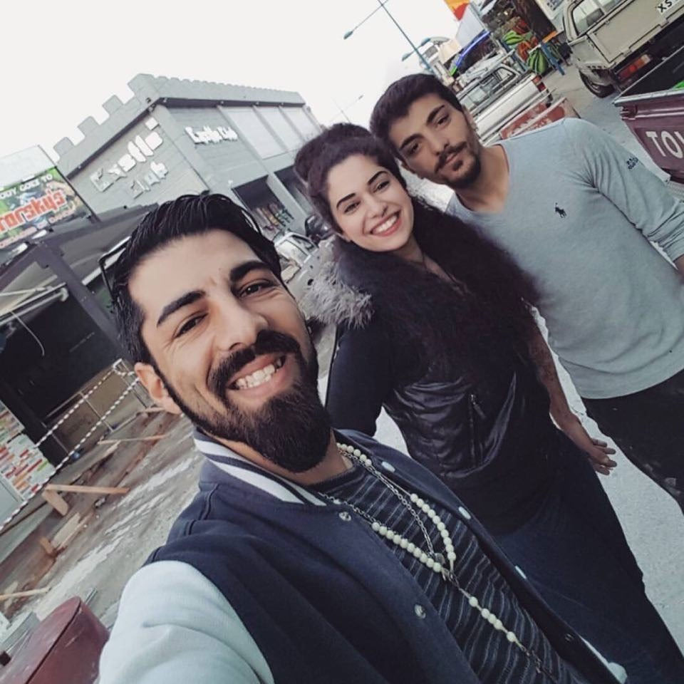 Τρεις εκ των τεσσάρων συλληφθέντων. Ο Λ. Τζιωνής η σύντροφός του και ο ετεροθαλής αδερφός του Λευτέρης Σολωμού