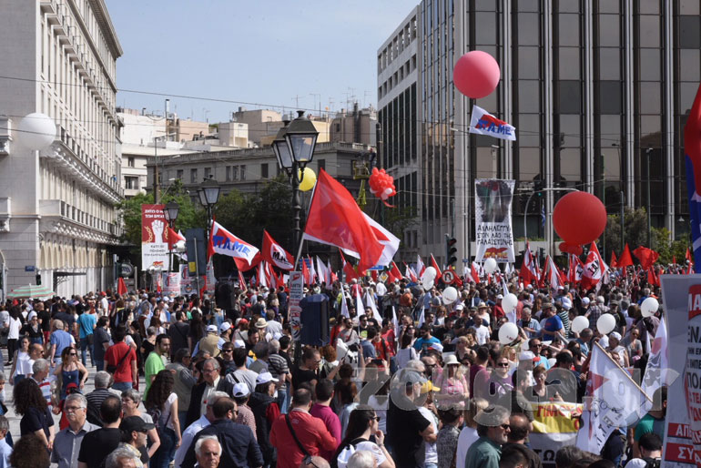 Συγκέντρωση του ΠΑΜΕ στην πλατεία Συντάγματος