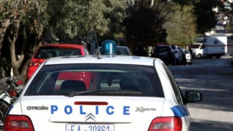 Τα περιπολικά έξω από το σπίτι του Αλαφούζου