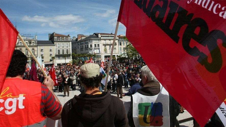 Γαλλία-Πρωτομαγιά: Τα συνδικάτα διασπασμένα – Ο Μακρόν στην Αυστραλία