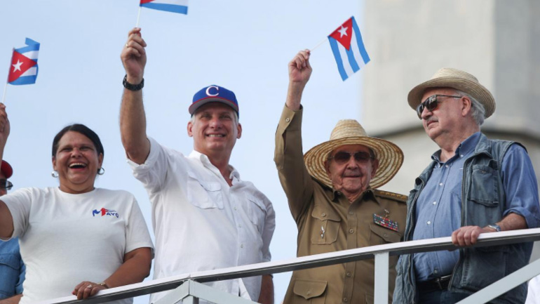 Κούβα: Ο Ραούλ Κάστρο στις εκδηλώσεις για την Εργατική Πρωτομαγιά στο πλευρό του νέου ηγέτη Μιγκέλ Ντίας-Κανέλ