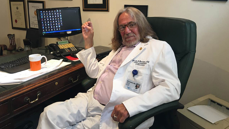 «Ο Τραμπ υπαγόρευσε τη γνωμάτευση που διαβεβαίωνε πως θα γινόταν ο υγιέστερος πρόεδρος στην ιστορία»