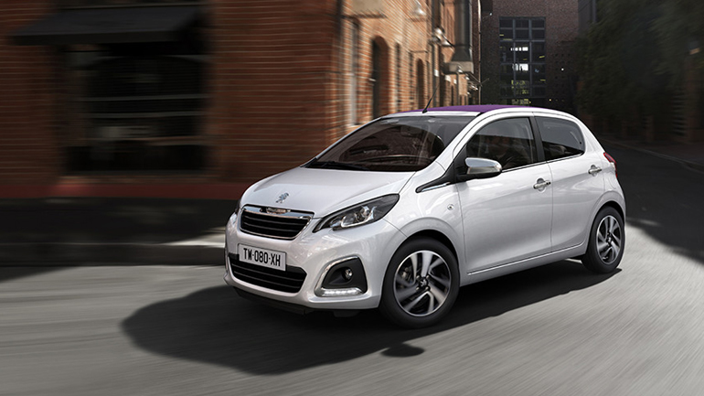 Κι όμως σε περίοδο εκπτώσεων… αγοράζεις καινούργιο αυτοκίνητο με 9.950 ευρώ