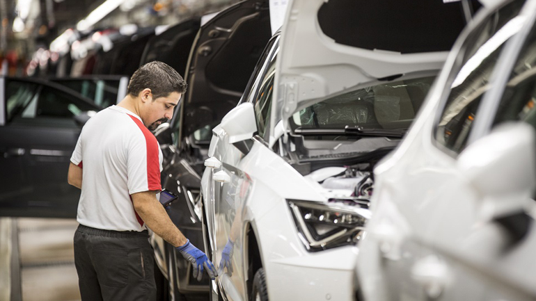 Συνεχίζει να… πουλάει αυτοκίνητα η SEAT και αυξάνει το προσωπικό της