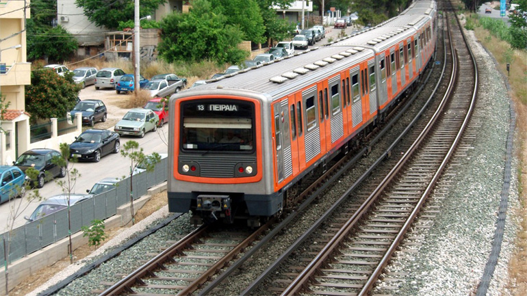 Ομάδα ατόμων στις γραμμές του ηλεκτρικού – Αναστάτωση στα δρομολόγια