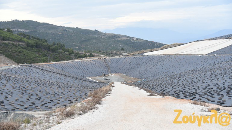 Ανησυχία των κατοίκων του Μαραθώνα για τον σεισμό: «Ο ΧΥΤΑ βρίσκεται ακριβώς πάνω στο ρήγμα» Ανησυχία των κατοίκων του Μαραθώνα για τον σεισμό: «Ο ΧΥΤΑ βρίσκεται ακριβώς πάνω στο ρήγμα»