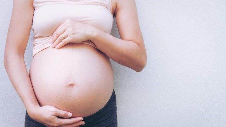 Οι γυναίκες που γεννούν μετά τα 30 ζουν περισσότερο