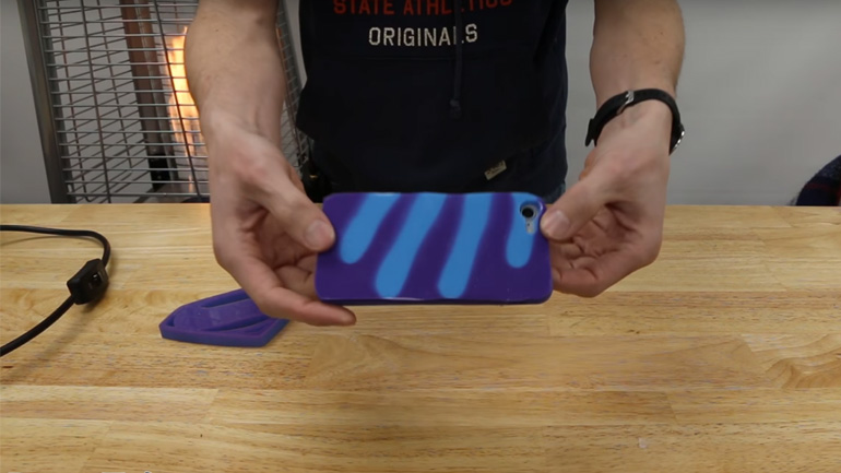 Πώς να φτιάξετε μόνοι σας θήκη για smartphone που αλλάζει χρώμα!