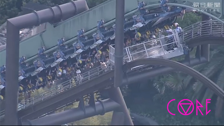 Επιβάτες σε λούνα παρκ εγκλωβίζονται ανάποδα σε τρένο για ώρες