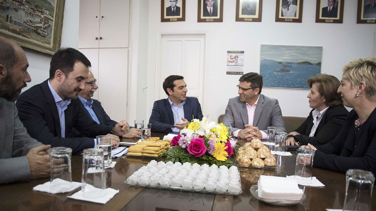 Λήμνος: Σε εξέλιξη συνάντηση Τσίπρα με τον δήμαρχο και φορείς