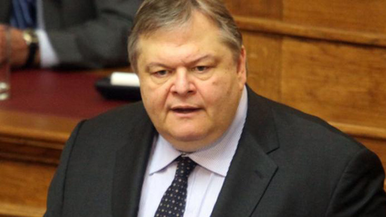 Ε. Βενιζέλος προς Ο. Κωνσταντινόπουλο: «Δεν δέχομαι μαθήματα αντιπολιτευτικής συνέπειας»