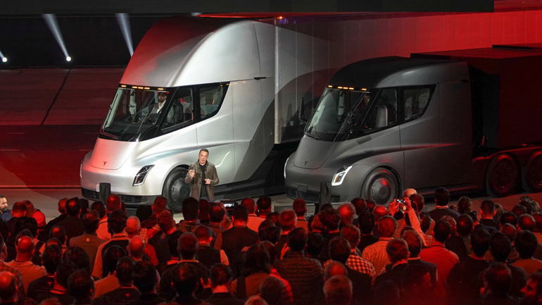 Εταιρεία ζητεί 2 δις δολάρια από την Tesla για κλοπή σχεδίων