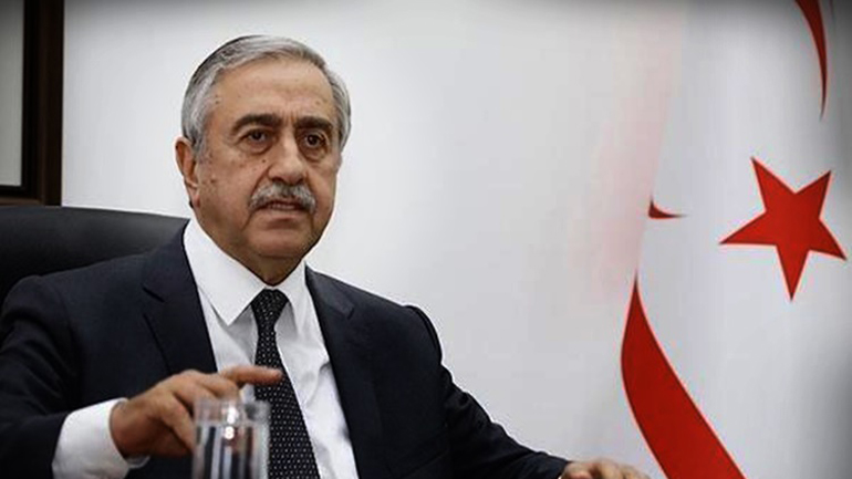 FAZ: Θέμα δύο κρατών στην Κύπρο θέτει ο Ακιντζί