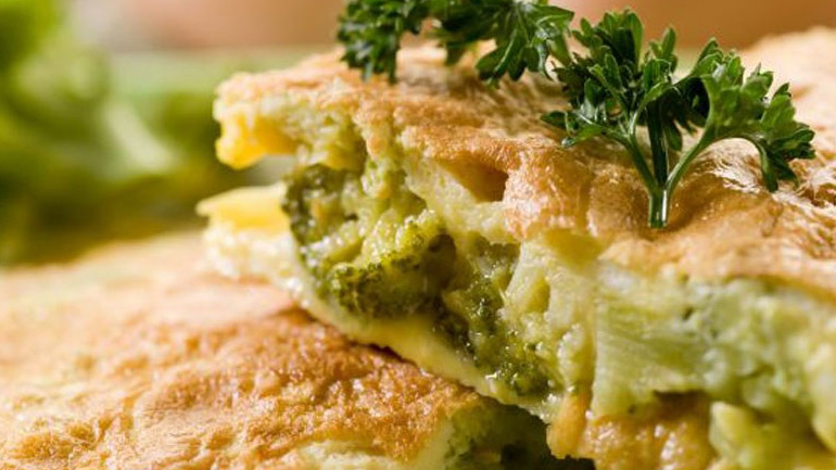 Ομελέτα με μπρόκολο και πατάτες