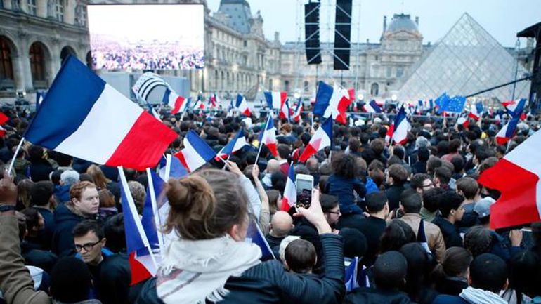 Παρίσι: «Πάρτι» 40.000 ατόμων κατά Μακρόν Παρίσι: «Πάρτι» 40.000 ατόμων κατά Μακρόν